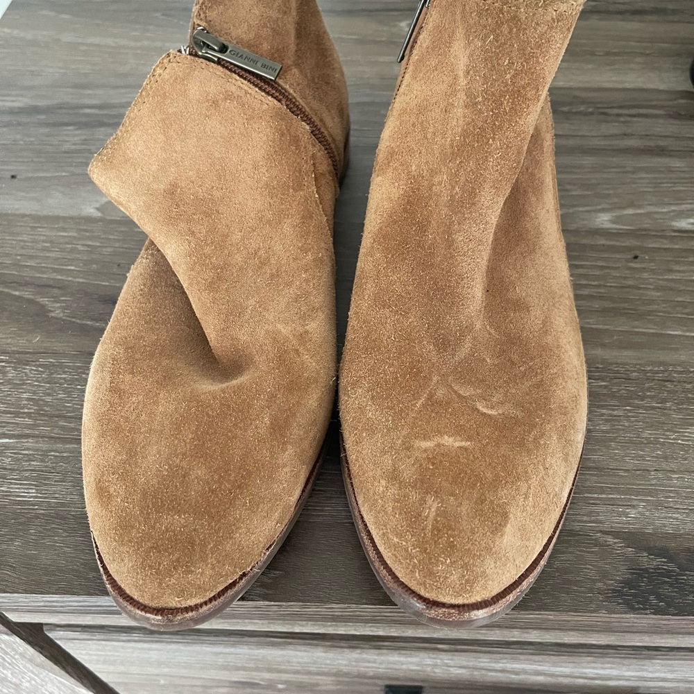Giani Bernini Tan Suede Ankle Boots